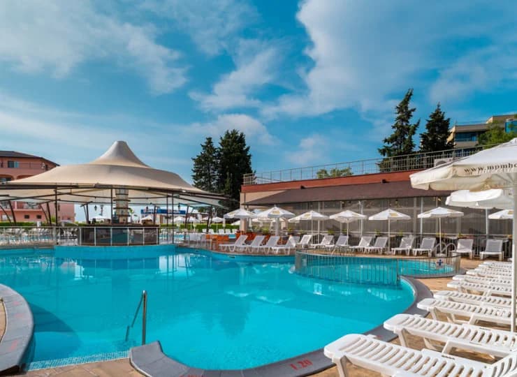 MPM Hotel Astoria to hotel z basenami, prywatną plażą i ofertą all inclusive