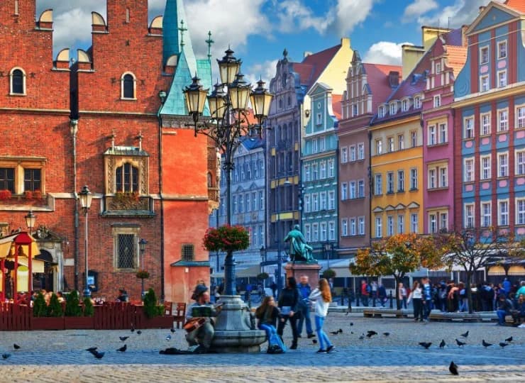 Jest to doskonała baza wypadowa do zwiedzenia atrakcji Wrocławia