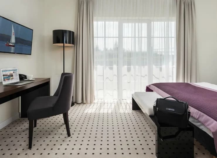 W wyposażeniu: TV, Wi-Fi, telefon, minibar, czajnik