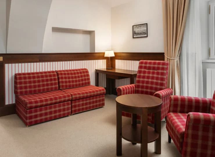 Apartament Młynarza na parterze dysponuje pokojem dziennym i sypialnią