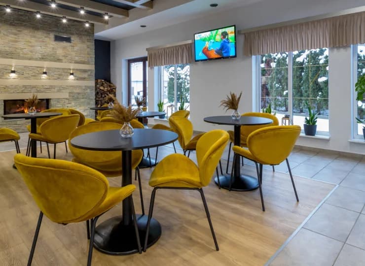 W obiekcie mieści się nowoczesny drink bar