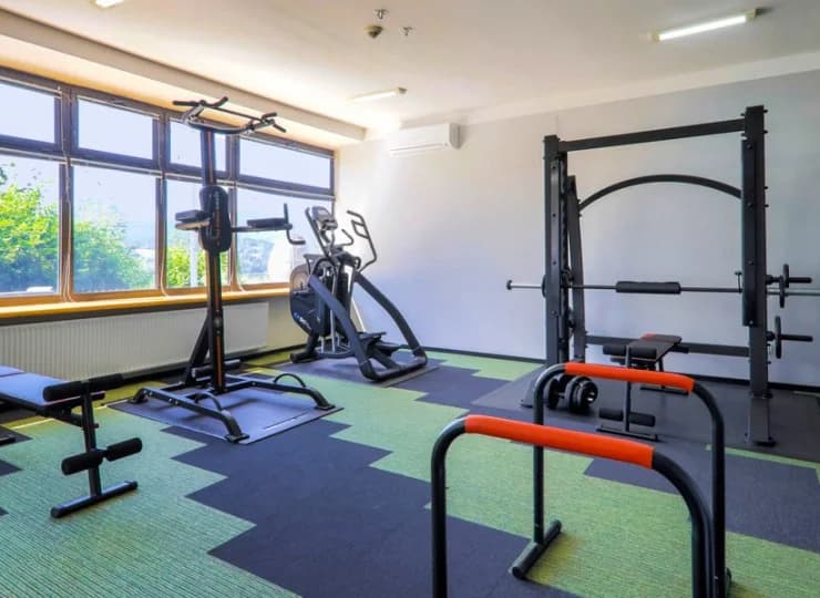 Dla aktywnych gości urządzono salkę fitness
