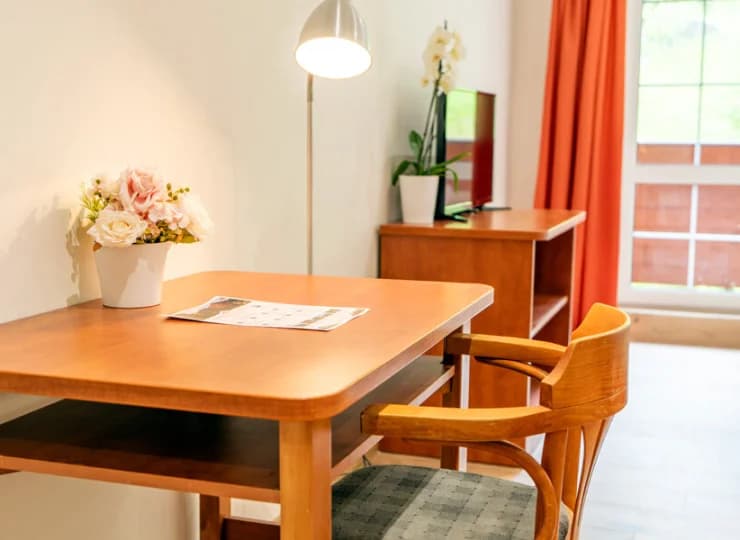W każdym pokoju jest TV, sejf i dostęp do Wi-Fi