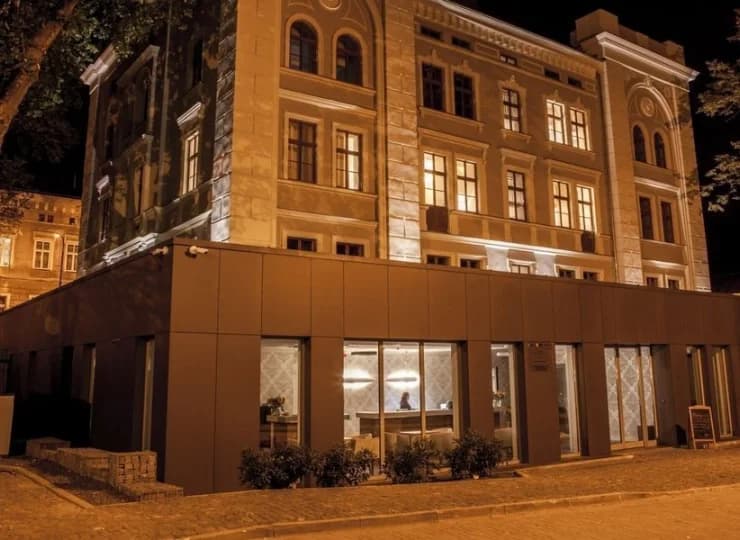 Alhambra to kameralny, elegancki hotel w centrum Lądku-Zdroju