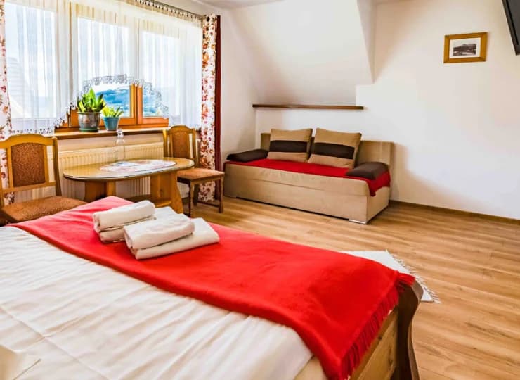 Górski Pałacyk oferuje pokoje i rodzinne apartamenty w Kościelisku