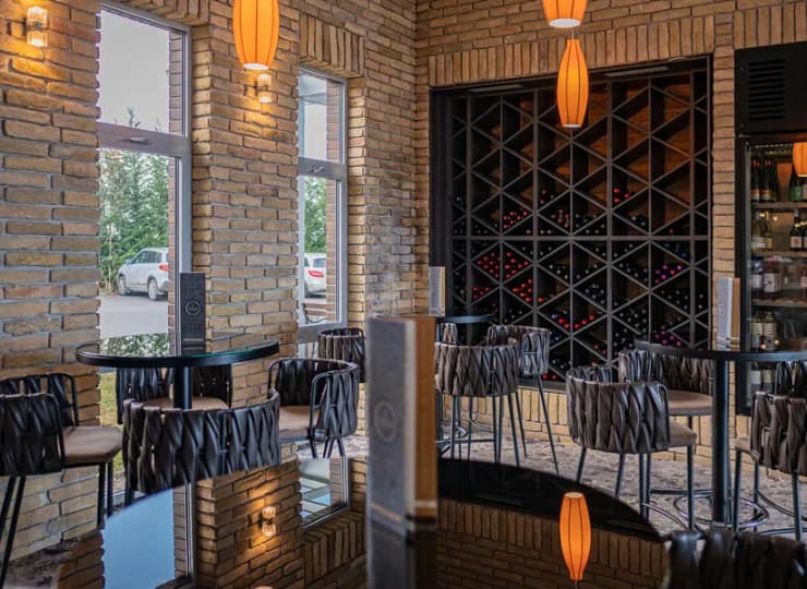 Ofertę dopełniają świetne Petrus Wine & Gin Bar oraz Snack & Bowling Bar