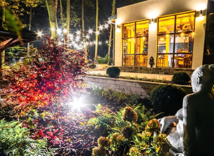 Otoczenie hotelu jest przyjemne w każdej porze roku
