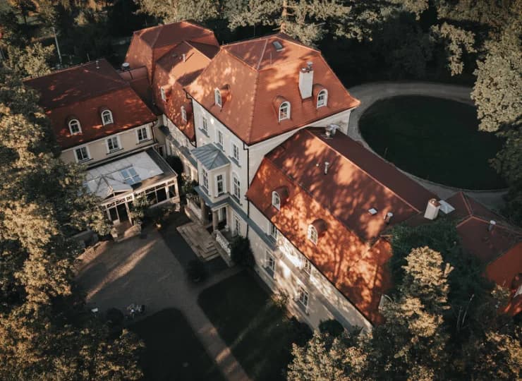 Zabytkowy Dwór Sieraków pod Wieliczką i Krakowem