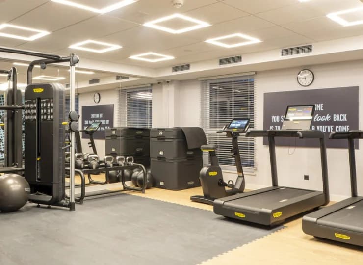 Goście mają dostęp do całodobowego centrum fitness