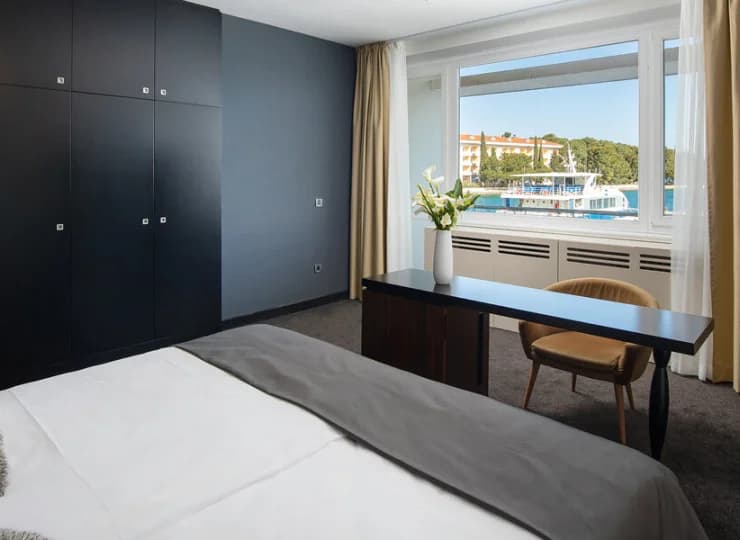 Sypialnia apartamentu 2+2