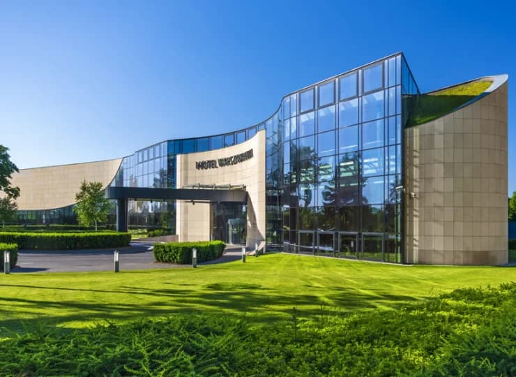 Otoczony przyrodą hotel blisko Warszawy, z dala od zgiełku miasta
