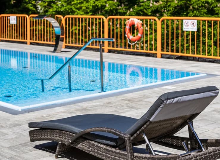 Hotel posiada nową zewnętrzną strefę relaksu