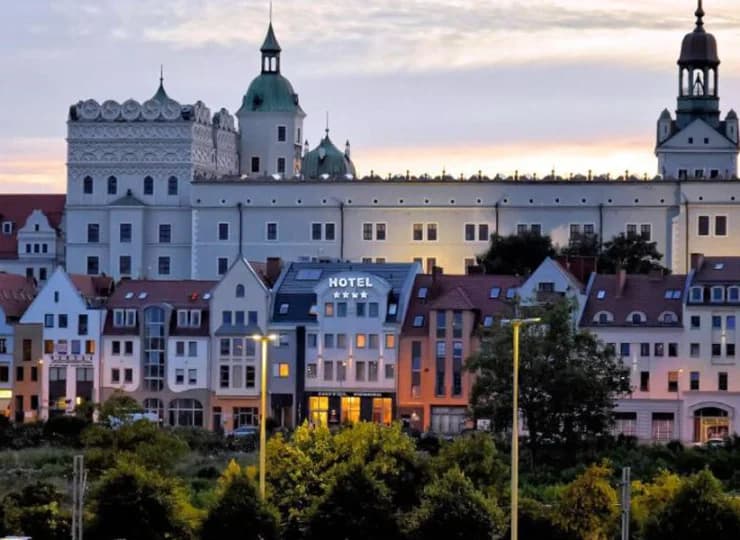 Hotel Zamek Centrum **** mieści się u podnóża szczecińskiego zamku książęcego