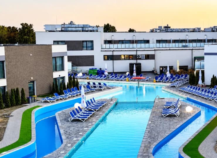 Gorzelanny to apartamenty z basenami w Dźwirzynie