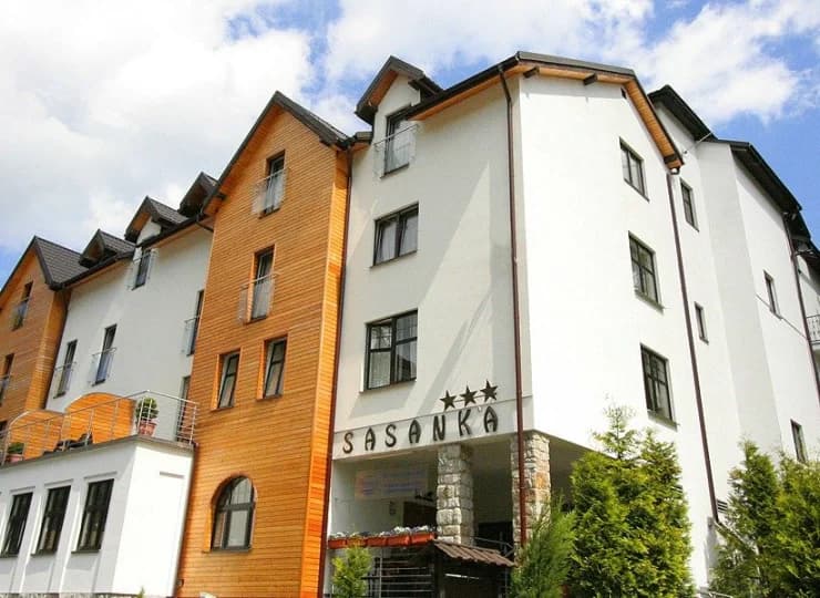Hotel Sasanka jest zlokalizowany w atrakcyjnym przez cały rok górskim kurorcie