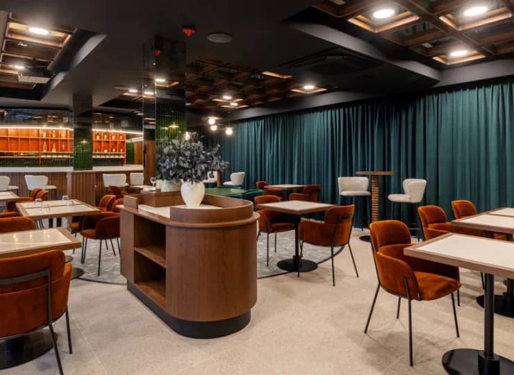 Znajdziecie tutaj także elegancki drink bar