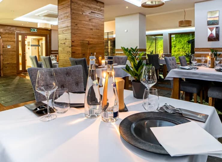 Eleganckie wnętrze restauracji oraz niepowtarzalna atmosfera