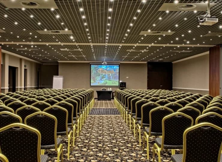 Hotel dysponuje salami konferencyjnymi