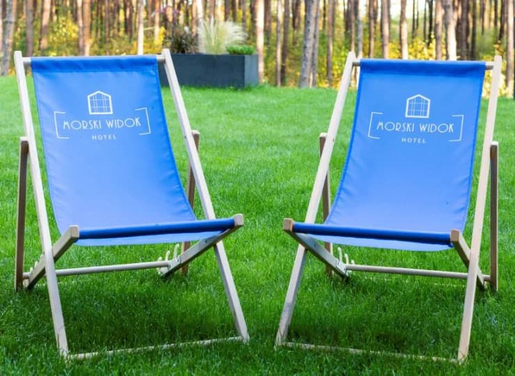 Hotel dysponuje leżakami plażowymi