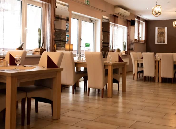 W hotelu Mazuria mieści się restauracja bazująca na lokalnych produktach