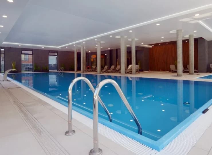 W apartamentach jest też jacuzzi, sauna i siłownia