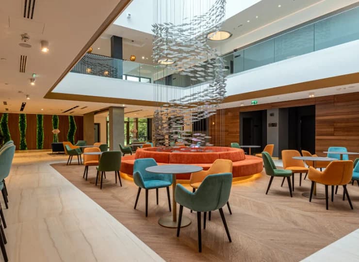Centrum życia w hotelu stanowi jego Lobby Bar