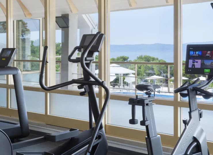 Obiekt dysponuje strefą fitness dla aktywnych