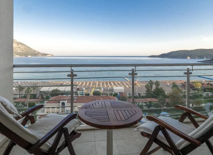 Przykładowy balkon pokoju Premium z widokiem na morze