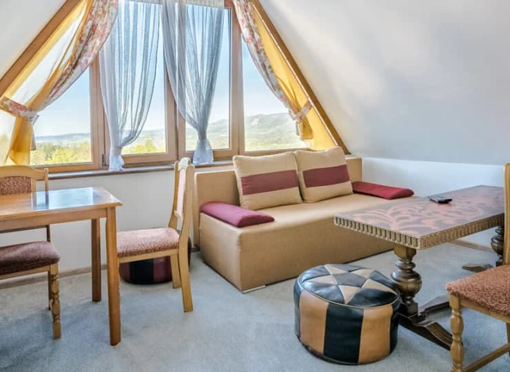 Rozkładana sofa pozwala na odpoczynek w ciągu dnia