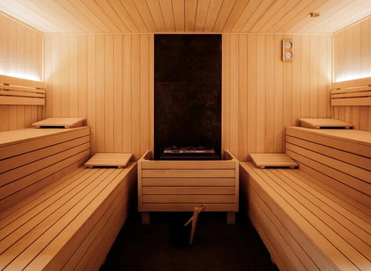 W strefie wellness jest basen, sauny, grota solna, gabinety masażu i inne