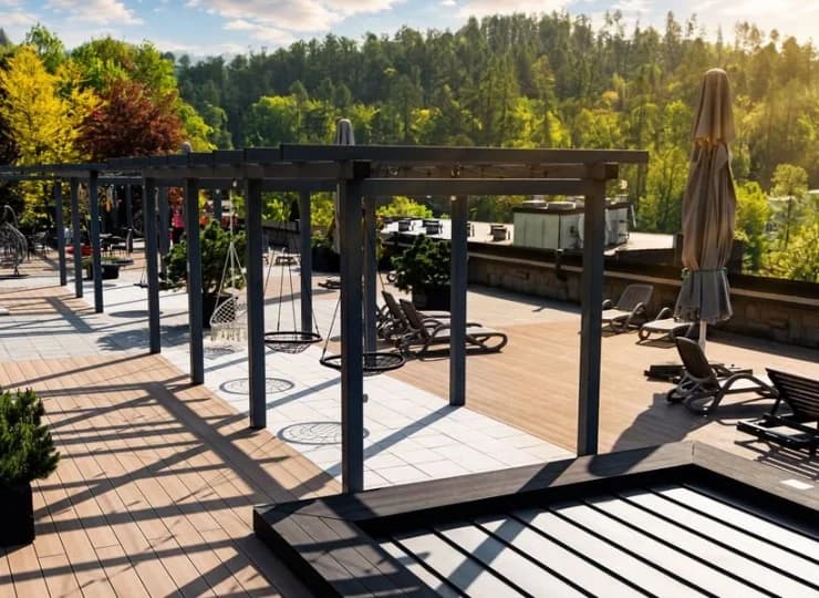 Można się tu zrelaksować, podziwiając górską panoramę