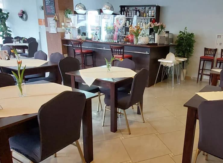 Restauracja w Rezydencji Korab serwuje śniadania i obiadokolacje