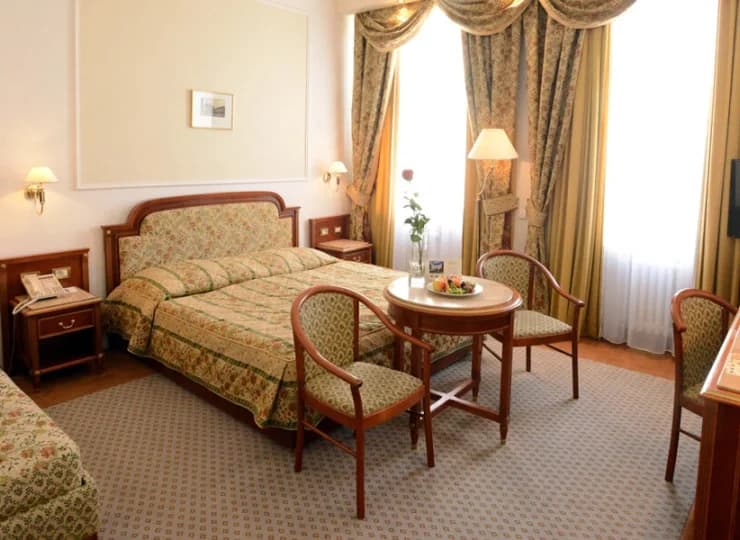 Każdy pokój posiada minibar, szlafroki, TV, sejf, dostęp do Wi-Fi