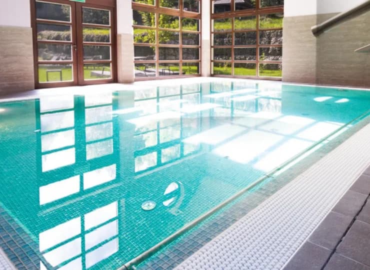 Hotel z wewnętrznym basenem w Świeradowie-Zdroju