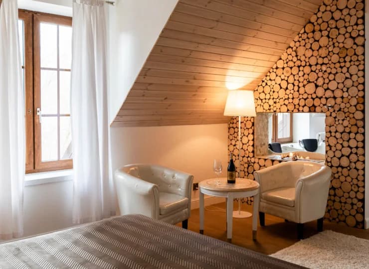 W pokojach deluxe przygotowano prywatną strefę SPA