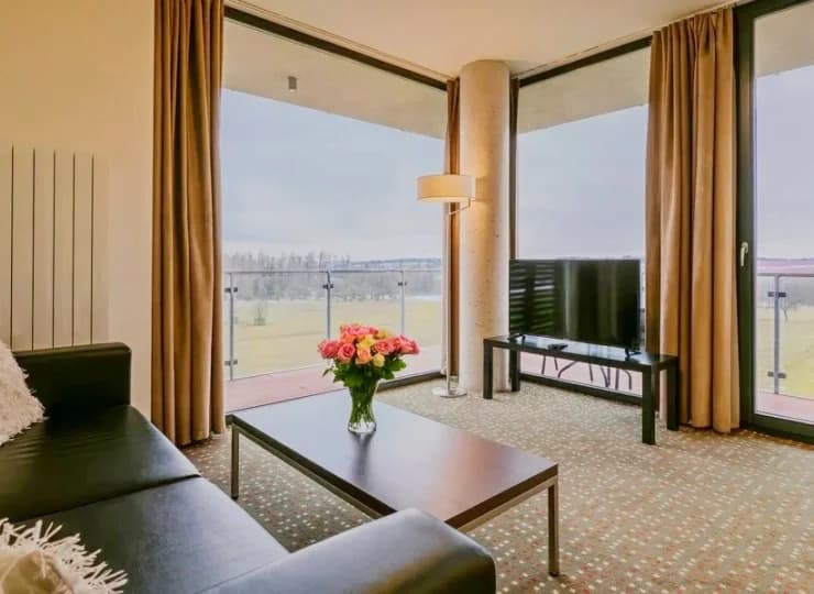 Apartament ma salon ze świetnym widokiem