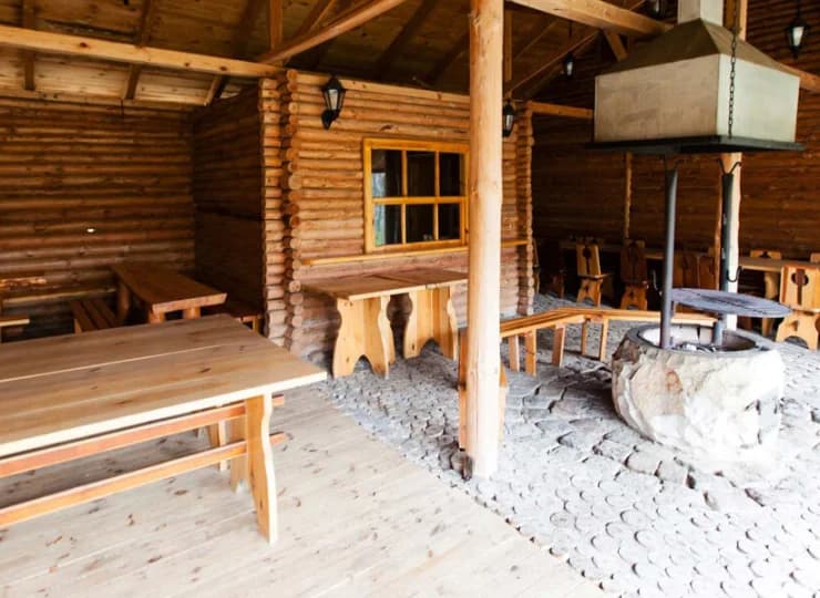 Geovita w Dąbkach umożliwia skorzystanie z chaty grillowej