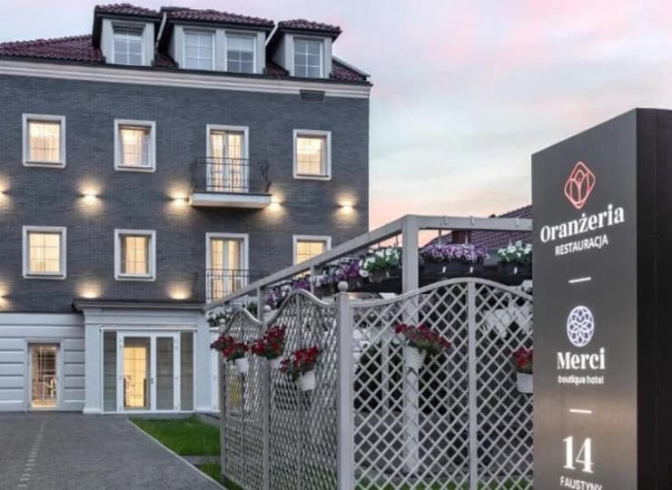 Merci Boutique Hotel*** znajduje się w spokojnej i zacisznej części Krakowa