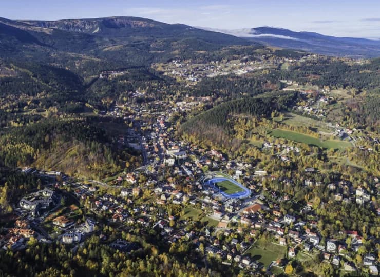 W malowniczej, zielonej okolicy, 1 km od centrum Karpacza