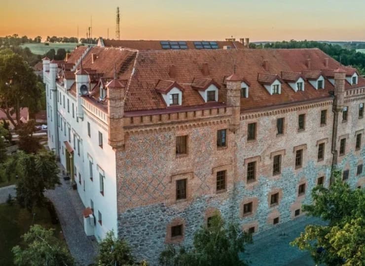 Unikatowy hotel zajmuje odrestaurowany XIV-wieczny Zamek Krzyżacki