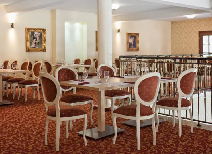 W hotelu mieści się restauracja Szyszka