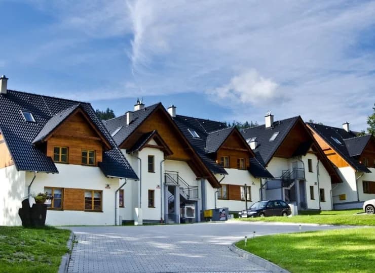 Apartamenty znajdują się w urokliwych i nowoczesnych domkach