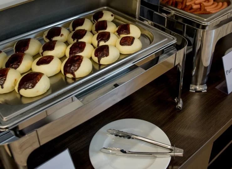 Posiłki są przygotowywane ze świeżych i dobrej jakości produktów 