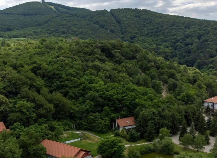Na szczyt można wjechać całoroczną kolejką