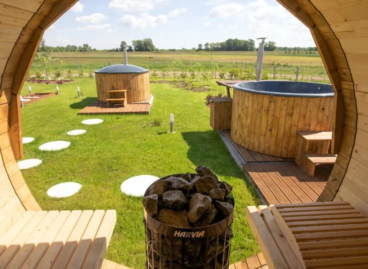 Obiekt posiada atrakcyjną strefę wellness także w ogrodzie
