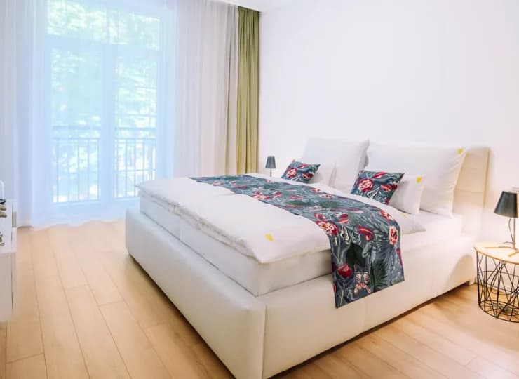 Podwójna sypialnia w apartamencie 2-pokojowym