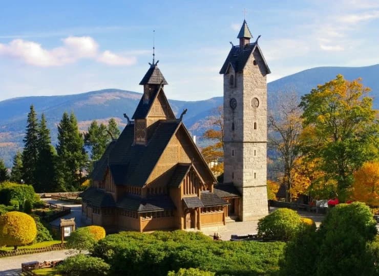 Tarasy Wang znajdują się 100 metrów od Świątyni Wang