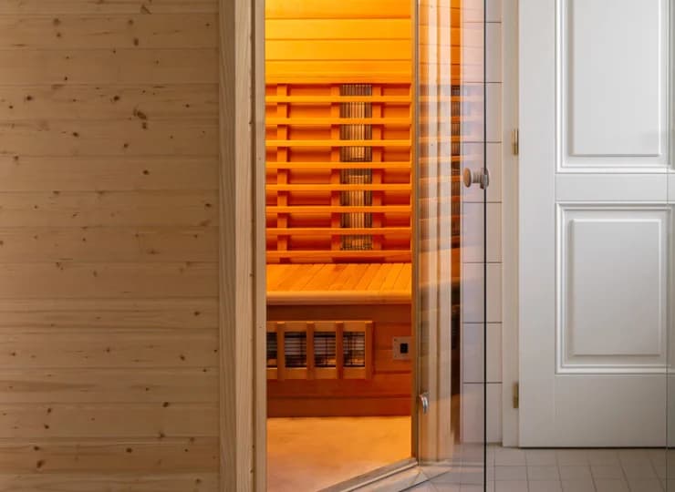 Obiekt oferuje kameralną strefę wellness z sauną i jacuzzi