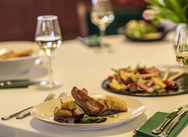Restauracja Szyszka słynie z doskonałych dań kuchni polskiej i europejskiej