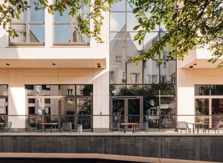 Hotel posiada przyjemne patio